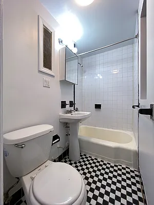 Rented by Compass | media 25