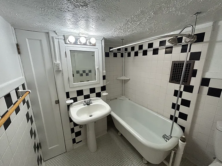 504 S 34th St — Photo 11