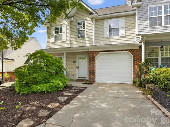 809 Rock Lake Gln, Fort Mill, SC 29715