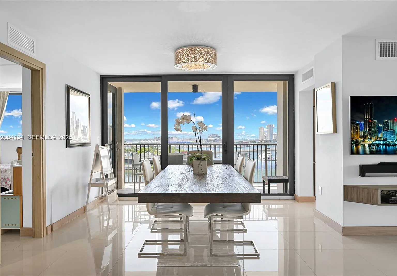 Venetian Isle Condo — Photo 4