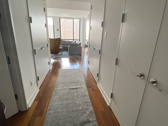 4th image of 101 Warren St APT 2530
