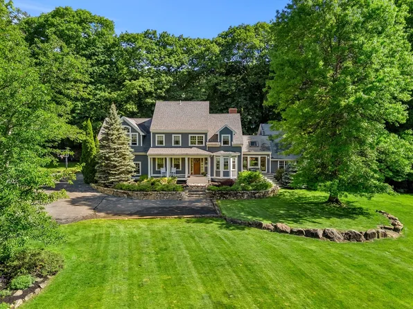 995 Bay Rd, South Hamilton, MA 01982