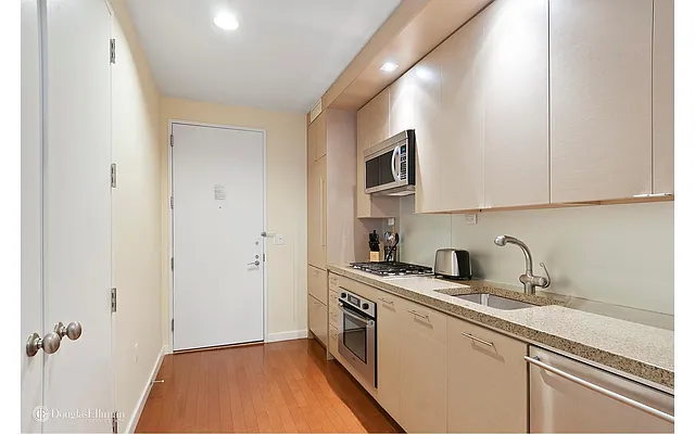 Rented by Douglas Elliman | media 31