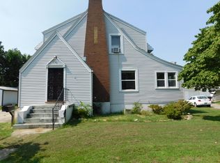 1006 E Cypress St, Charleston, MO 63834