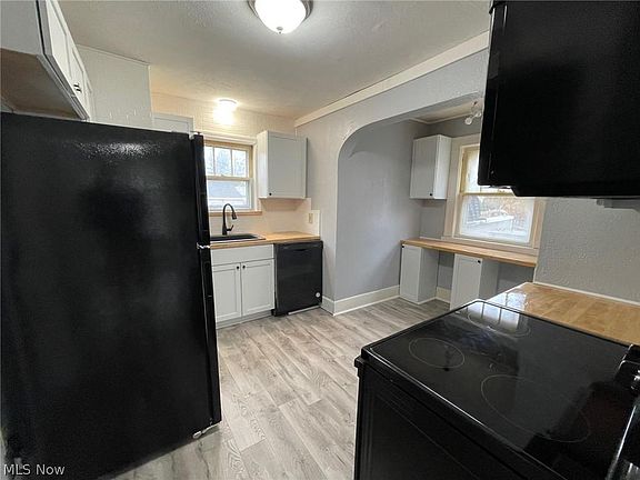 3rd image of 1293 Niagara Ave
