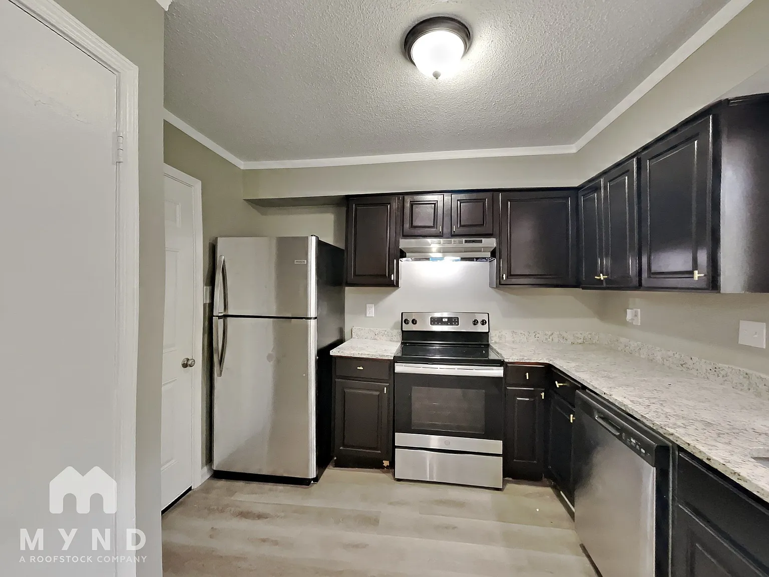 3 bed, 2.0 bath, 1524 sqft, $1,405 — Photo 4