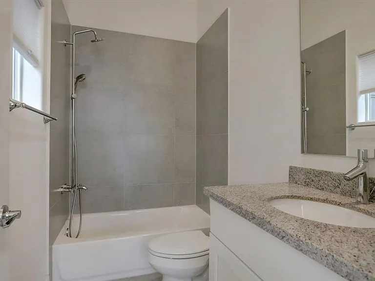 1211 Hickory St #A — Photo 14