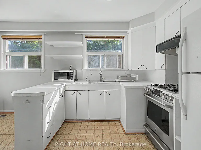426 Seaton Dr #UPPER — Photo 6