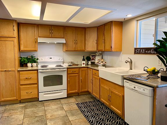 5th image of 1720 N Papillon Cir