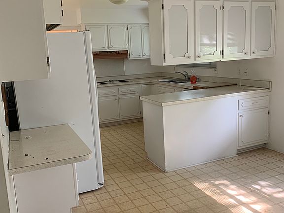5th image of 7181 Cathedral Dr