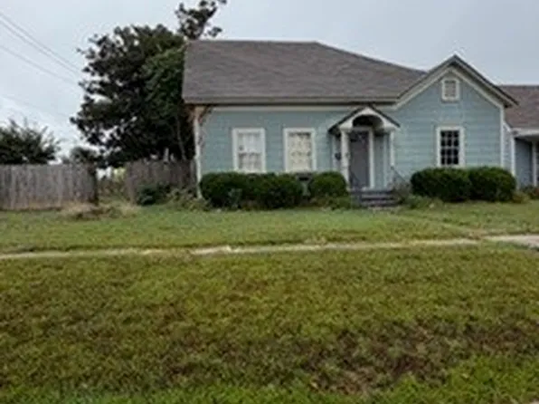 521 N 3rd St, Rogers, AR 72756