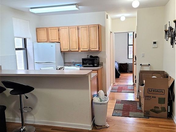 3rd image of 21-71 27th St #C