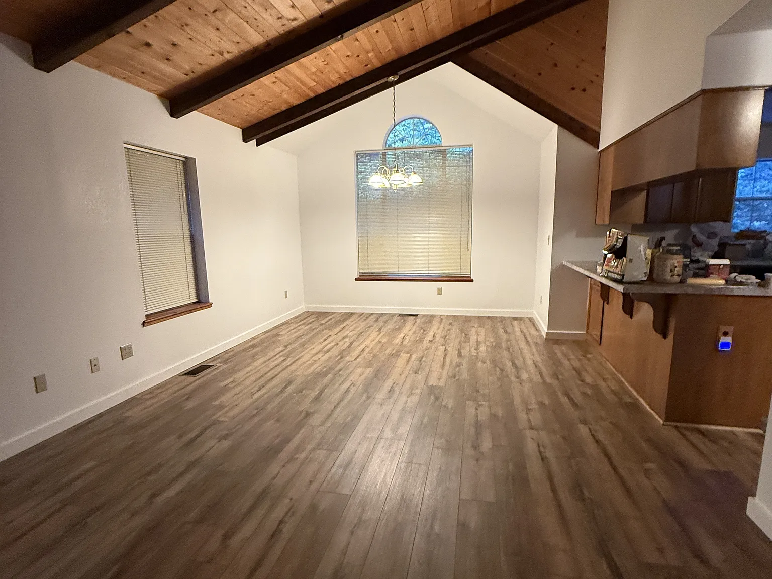 3 bed, 2.5 bath, 2502 sqft, $2,800 — Photo 2