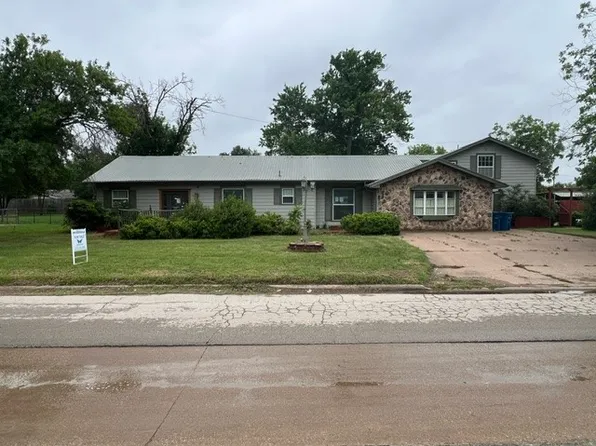 1305 W Elliott St, Breckenridge, TX 76424