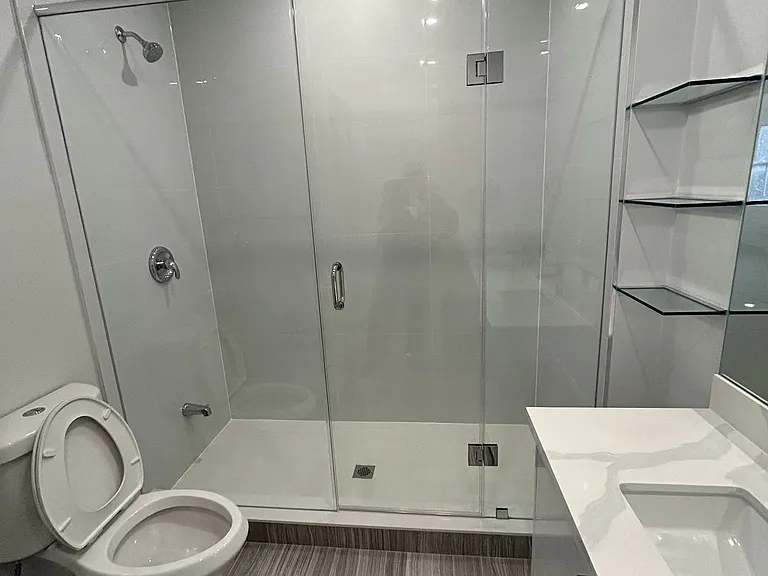 592 Church St #10 — Photo 16