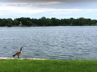 525 N Lake Rd, Oconomowoc, WI 53066