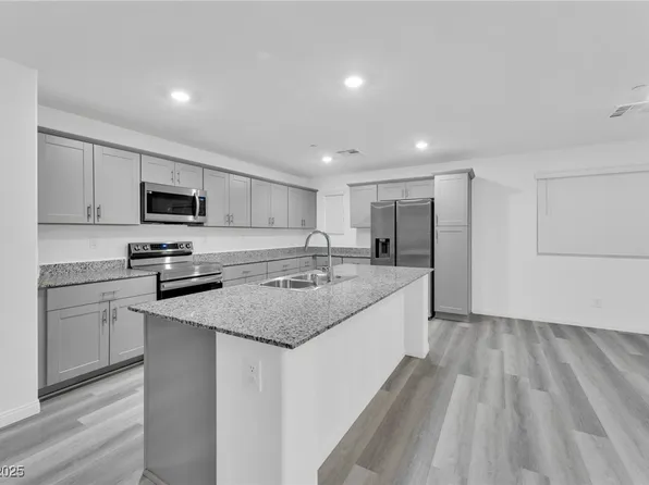 12305 Crimson Horizon Rd #4, Las Vegas, NV 89183