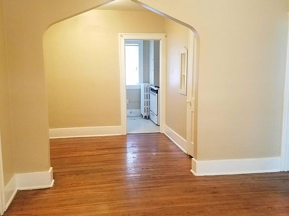 3rd image of 307 S 8th St APT B
