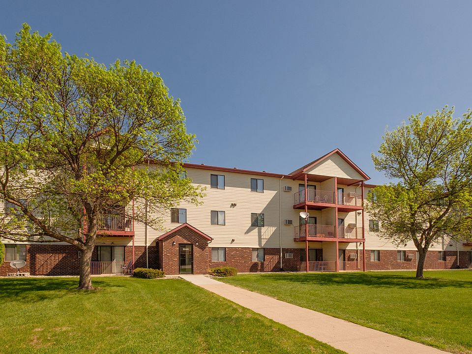 Fargo, ND Bridgeport Apartments | Exterior