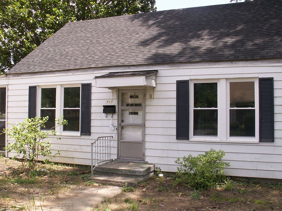 1st image of 217 Carrington St