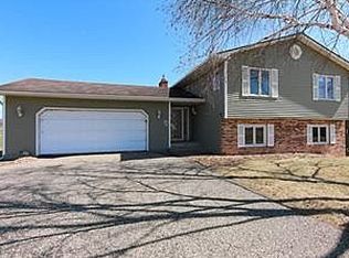 1595 Crest Dr, Chaska, MN 55318