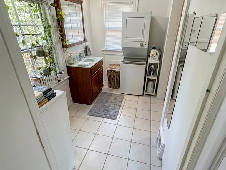 119 N Hamilton St #5 — Photo 7