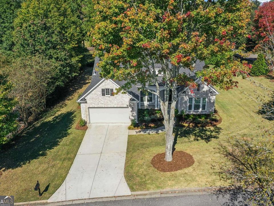 1st image of 900 Ravenwood Way