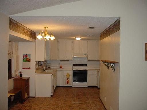 3rd image of 27812 BONN MOUNTAIN DR