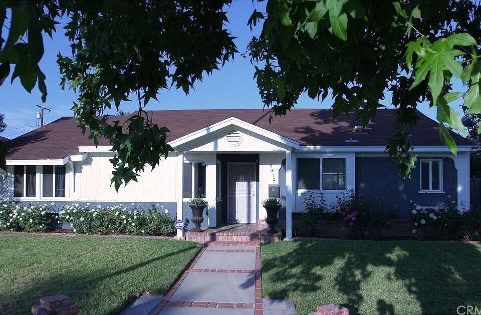 1st image of 9412 Hayvenhurst Ave