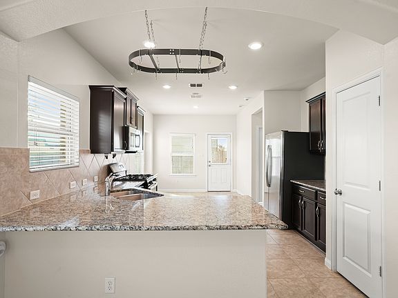 5th image of 355 Shale Cir