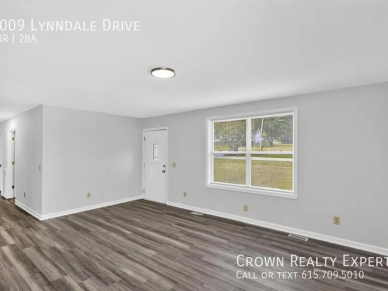 1009 Lynndale Dr — Photo 13