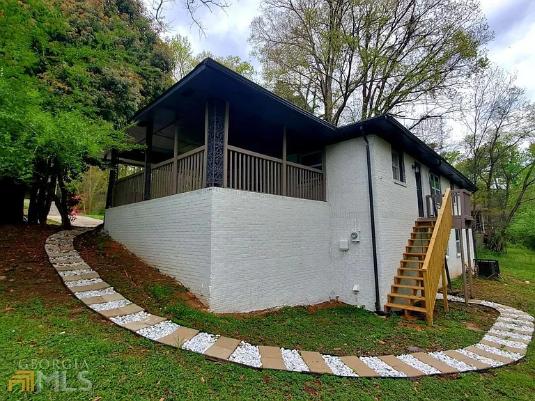 2120 Rhinehill Rd SE #A — Photo 4