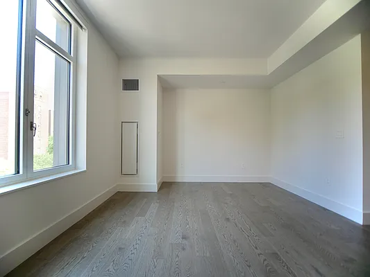 Rented by Extell Marketing Group LLC | media 7