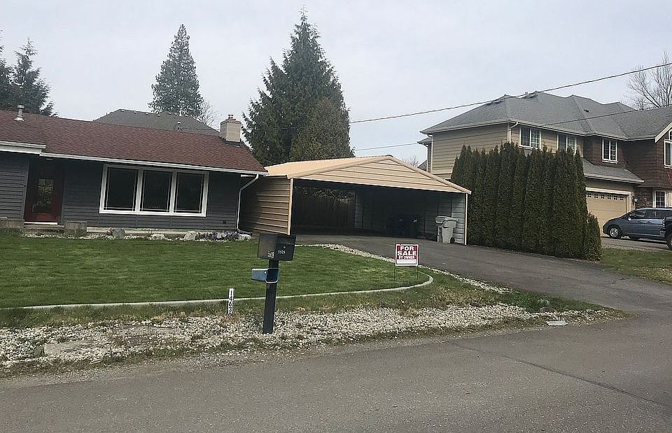 2nd image of 5528 NE 2nd St