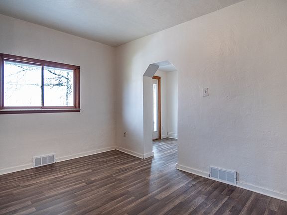 3rd image of 3271 Tuxedo St