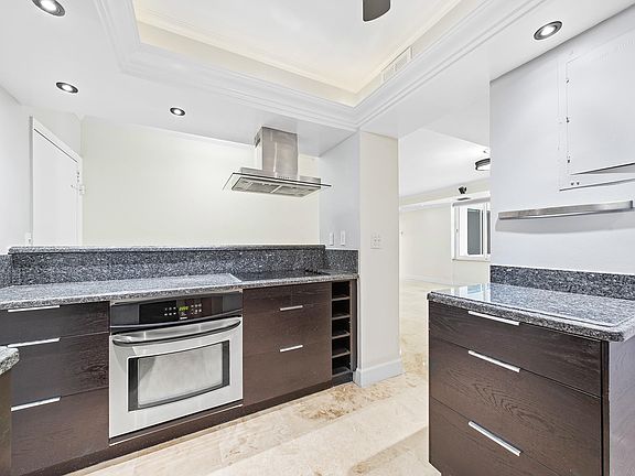 5th image of 3233 NE 34th Street #1712