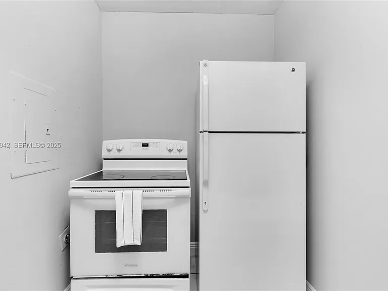 427 NE 107th St — Photo 13