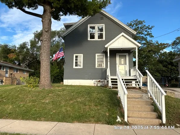 835 Bishop Ave, Aurora, IL 60506