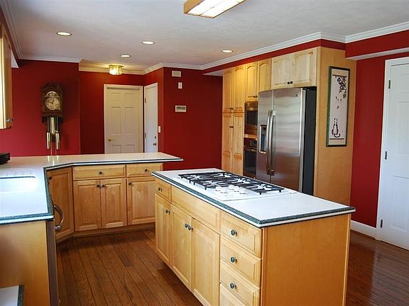 5th image of 10712 Shadowcrest Ct