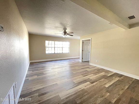 4th image of 4085 Polaris Ave
