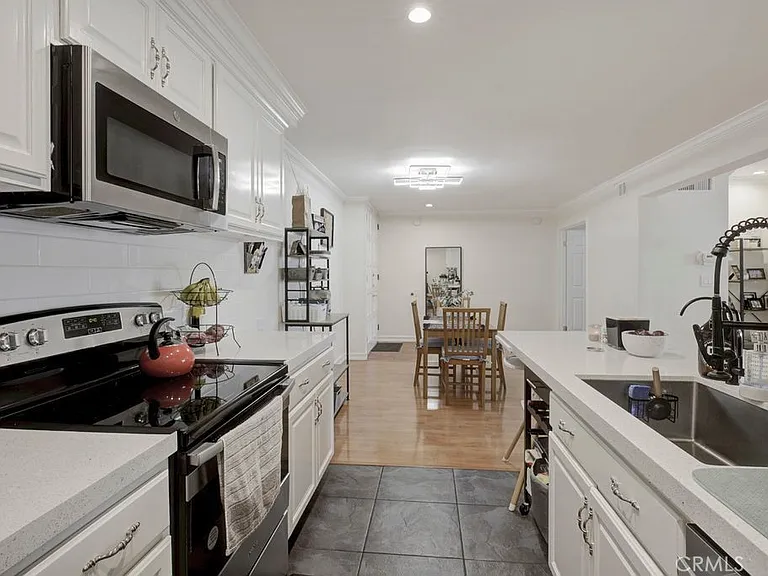 5334 Lindley Ave — Photo 10