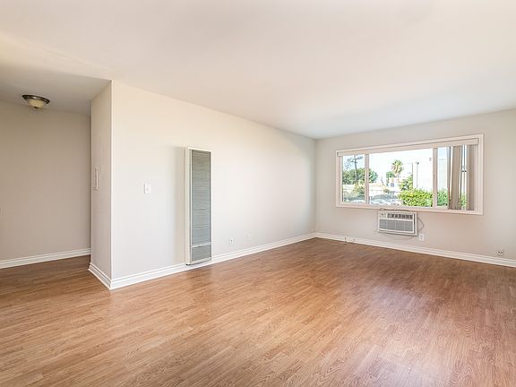 4th image of 5161 Riverton Ave #104
