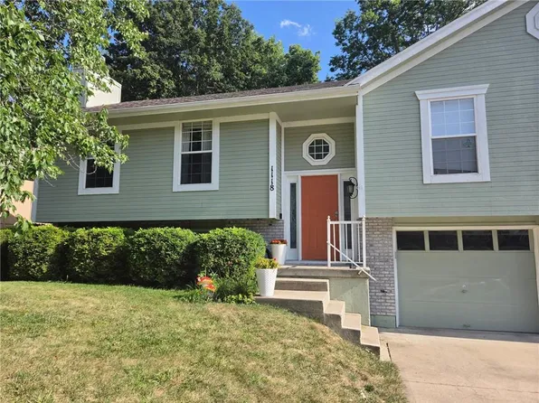 1118 SW Eastman Ct, Blue Springs, MO 64015