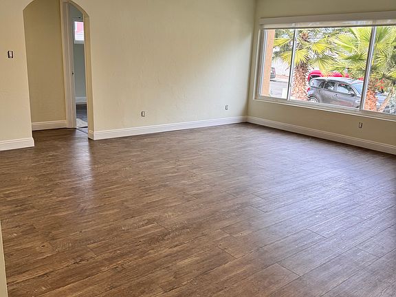 3rd image of 4850 Curry Dr