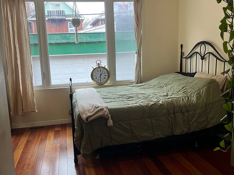 157 Medland St — Photo 7
