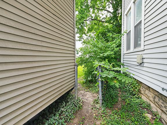 4th image of 431 Columbian Ave