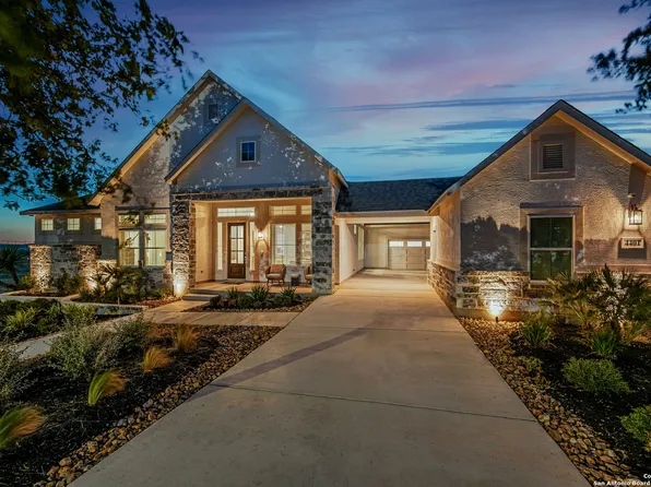 379 Raven Road, Castroville, TX 78009