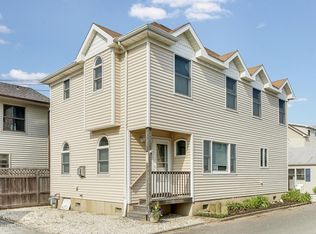 72 E Bay Way, Lavallette, NJ 08735