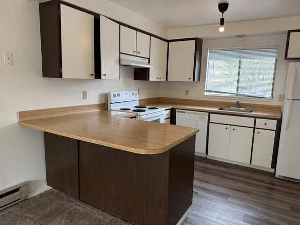 NE Bend 2bed/1.5bath Townhome Near St Charles, 2007 NE Neil Way, Bend, OR 97701