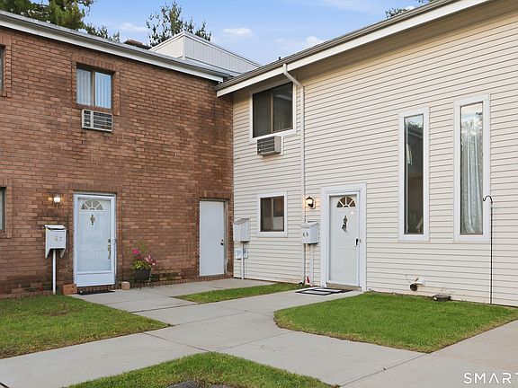 2nd image of 69 Sutton Place #69